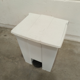 Rubbermaid Waste Bin